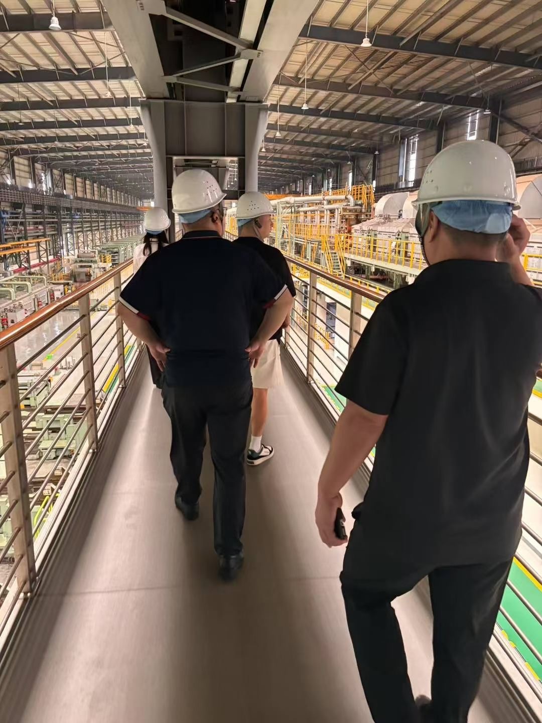 最新の企業ブログについて Sylaith特殊鋼のボスが、製品品質を厳しく監督・検査するために最前線を訪問しました。