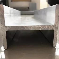 ASTM 2024 5052 アルミニウム AIloy I は工学および構造のための管を形づけました